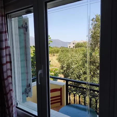 Eleni's Quiet Double With Balcony Apartamento *
